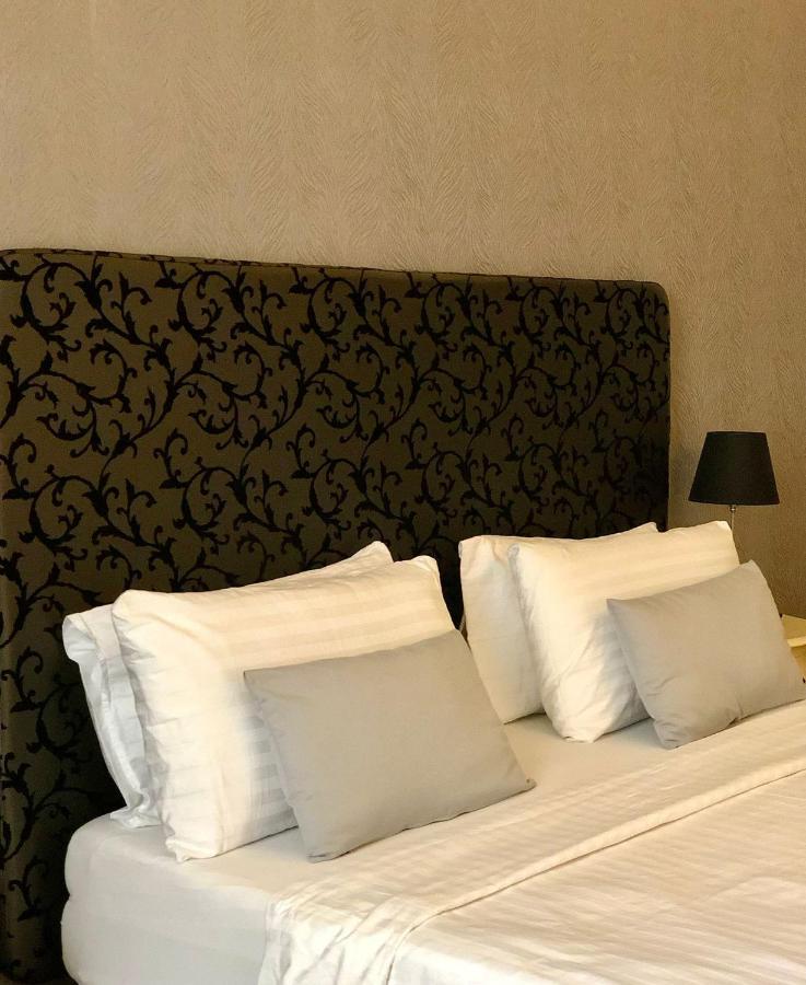 ดอลเช วิตา สวีท บูติก Hotel ปราก ภายนอก รูปภาพ